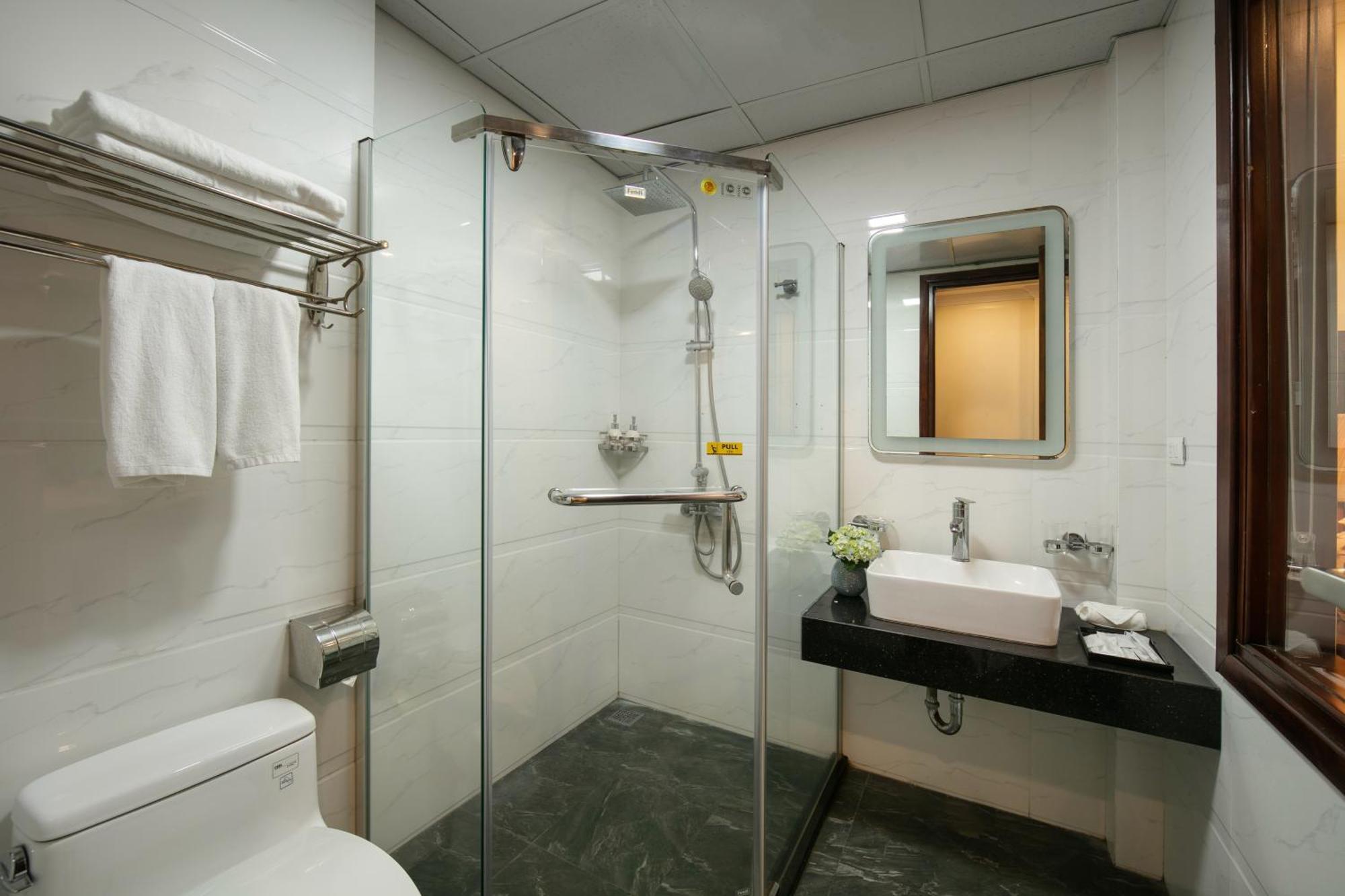 The West Hotel & Spa Hanoi Buitenkant foto